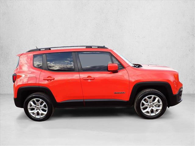 Used 2017 Jeep Renegade Latitude w/ Cold Weather Group AWD/4WD image 5
