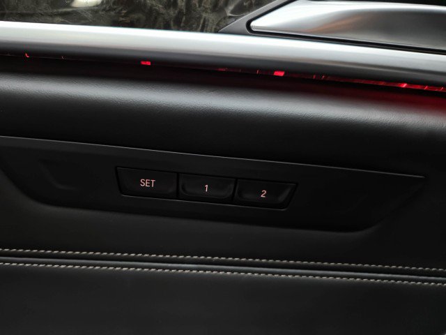 Used 2020 BMW M550i xDrive AWD/4WD image 35