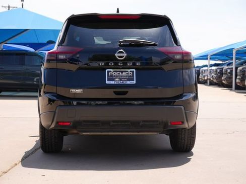 Used 2024 Nissan Rogue S FWD image 4
