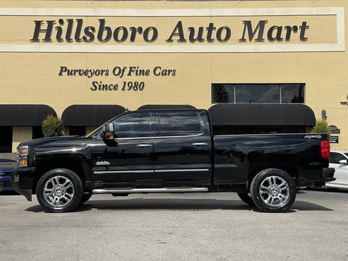 Used 2016 Chevrolet Silverado 2500 High Country w/ Duramax Plus Package image 3