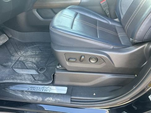 Used 2025 Chevrolet Silverado 1500 High Country w/ High Country Premium Package AWD/4WD image 17