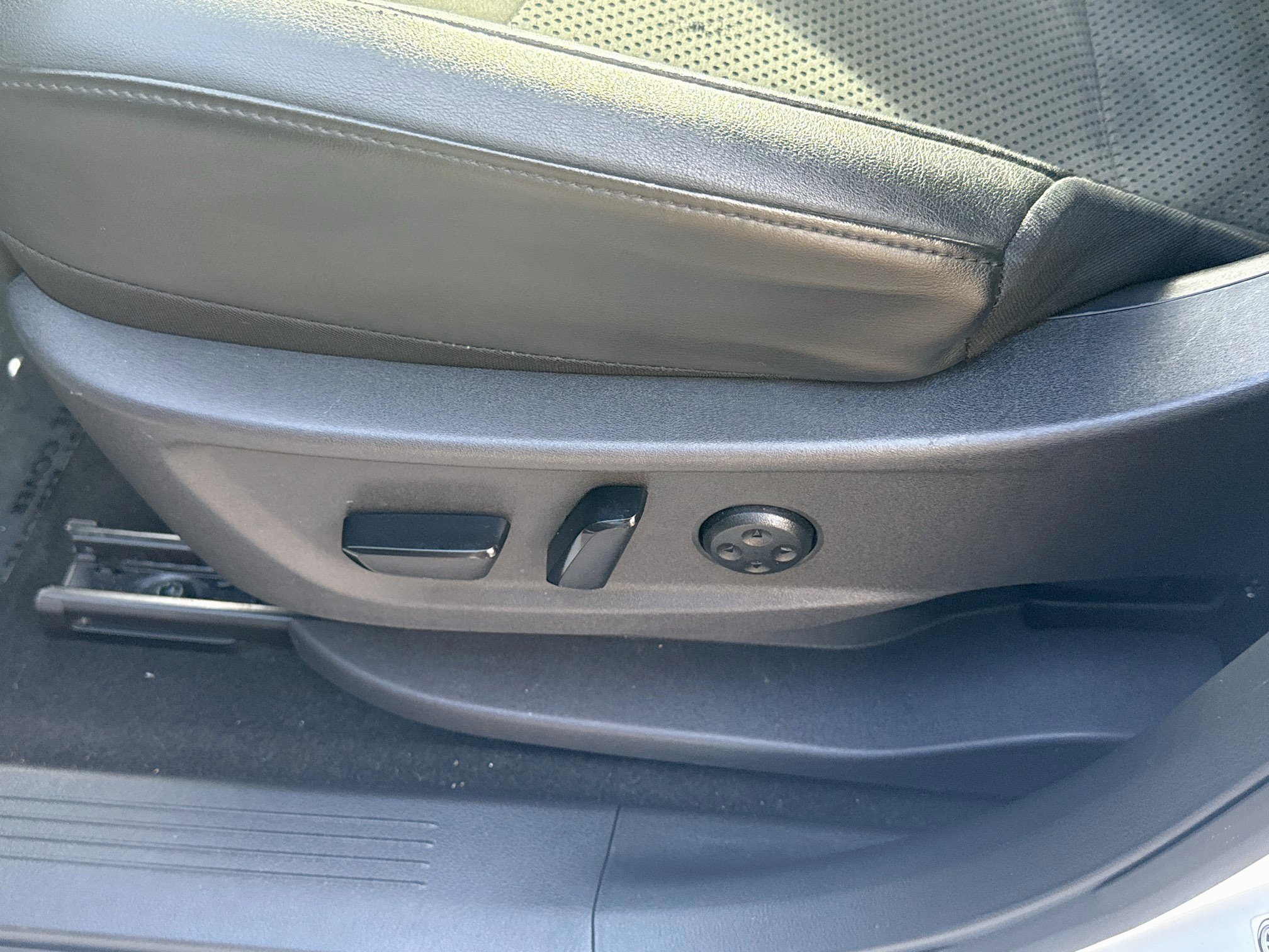 Used 2023 Nissan Ariya FWD image 18