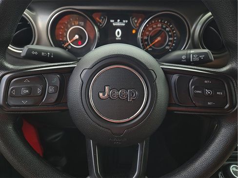 Used 2021 Jeep Gladiator Sport image 19