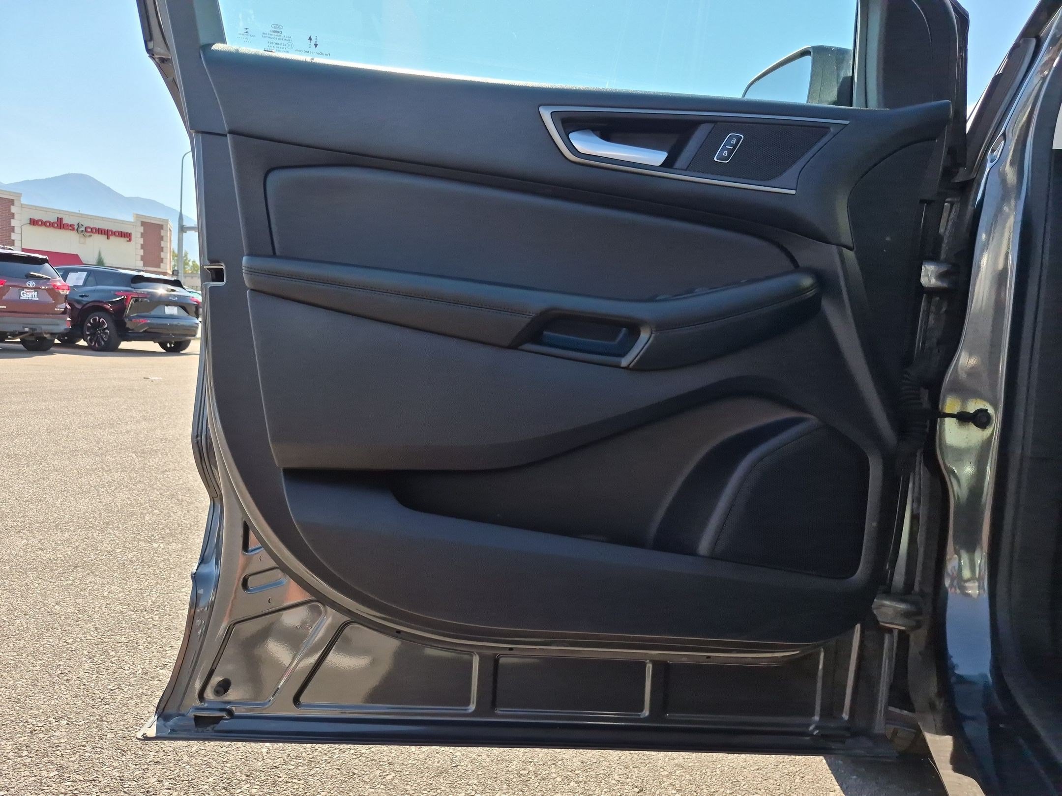 Used 2020 Ford Edge SE AWD/4WD image 14