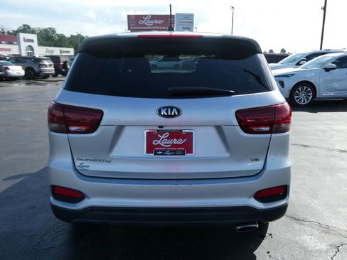 Used 2019 Kia Sorento FWD V6 image 6