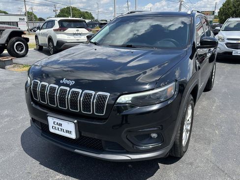 Used 2019 Jeep Cherokee Latitude w/ Popular Appearance Group AWD/4WD image 9