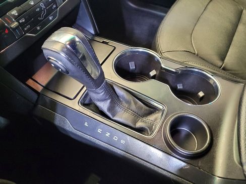 Used 2018 Ford Explorer XLT w/ Equipment Group 202A image 26