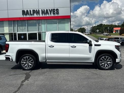 Used 2023 GMC Sierra 1500 Denali w/ Denali Reserve Package AWD/4WD image 2