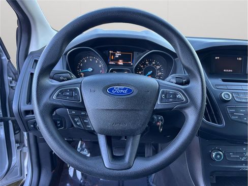 Used 2015 Ford Focus SE image 18