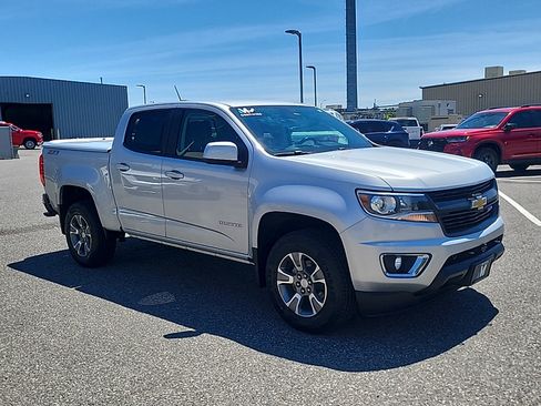 Used 2017 Chevrolet Colorado Z71 AWD/4WD image 1