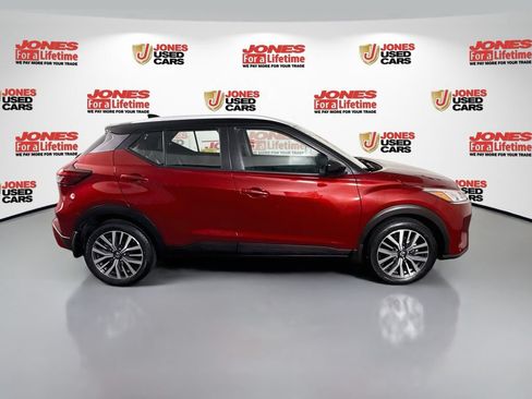 Certified 2021 Nissan Kicks SV FWD image 15