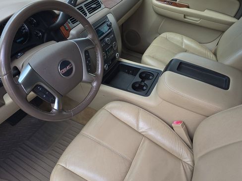 Used 2007 GMC Sierra 1500 SLT w/ Entertainment Package AWD/4WD image 10