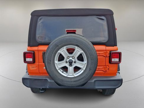 Used 2018 Jeep Wrangler Unlimited Sport S image 8