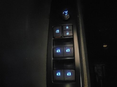 Used 2018 Toyota Camry SE image 27