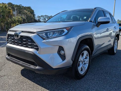 Used 2021 Toyota RAV4 XLE w/ Convenience Package image 8