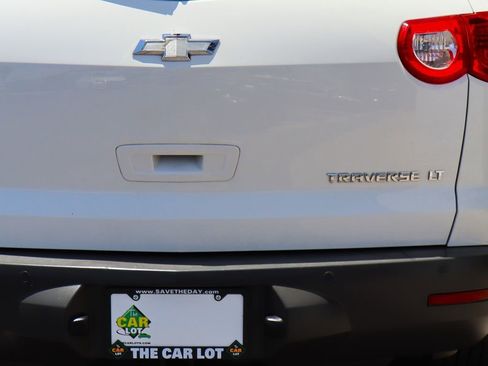 Used 2012 Chevrolet Traverse LT FWD image 20