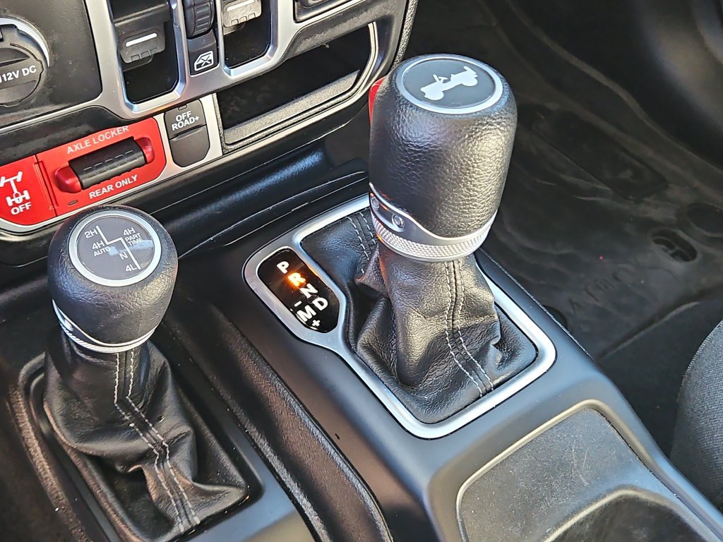 Used 2024 Jeep Wrangler Unlimited AWD/4WD image 31