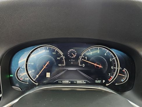 Used 2019 BMW 740i w/ M Sport Package RWD image 31