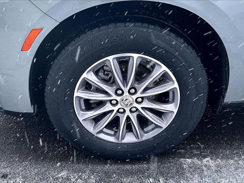 Used 2024 Buick Enclave Premium image 9