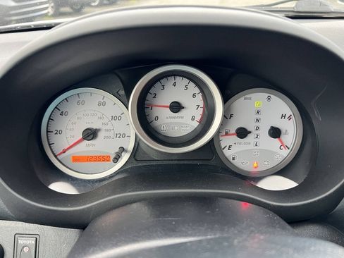 Used 2005 Toyota RAV4 4WD image 25
