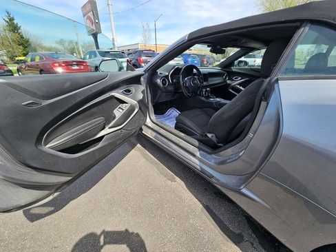Used 2020 Chevrolet Camaro LT image 18