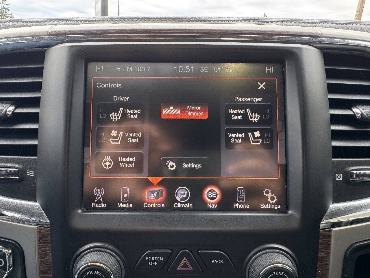 Used 2015 RAM 1500 Laramie AWD/4WD image 37
