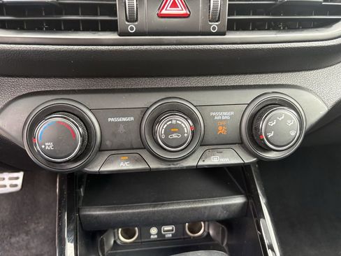 Used 2021 Kia Forte GT-Line FWD image 19