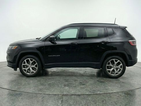 Used 2025 Jeep Compass Latitude image 5