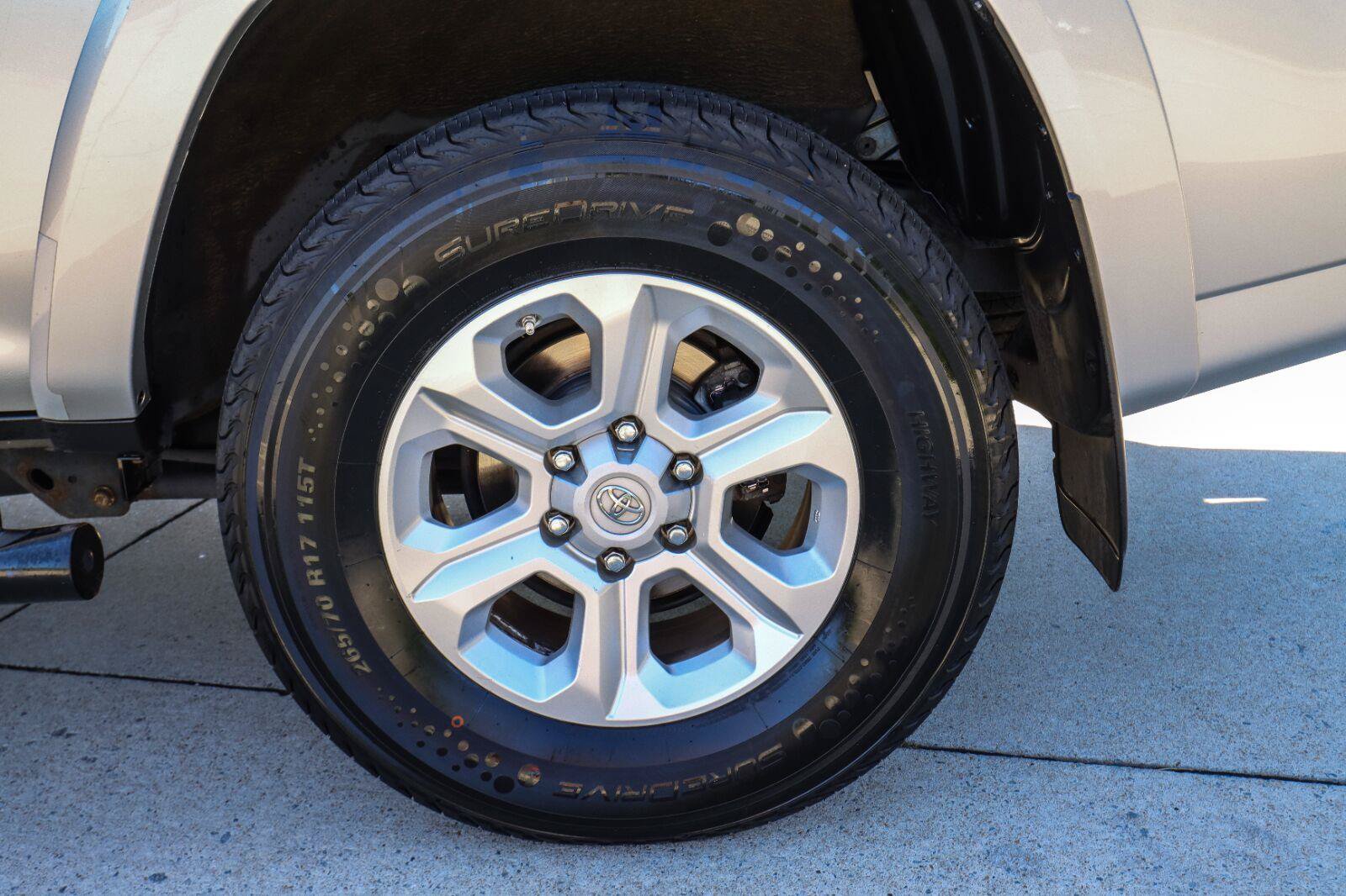 Used 2015 Toyota 4Runner SR5 AWD/4WD image 24