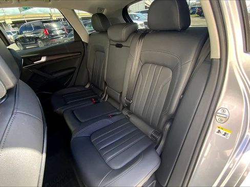 Used 2022 Audi Q5 Premium Plus w/ Premium Plus Package image 30