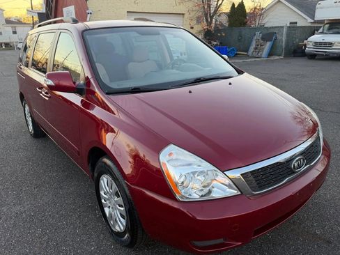 Used 2012 Kia Sedona LX image 12