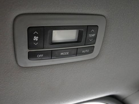 Used 2013 Toyota Sienna XLE image 15