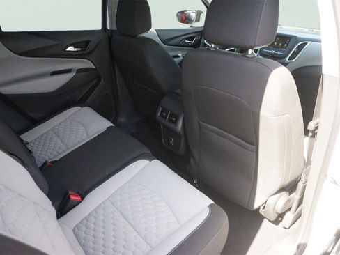 Used 2019 Chevrolet Equinox LS FWD image 14