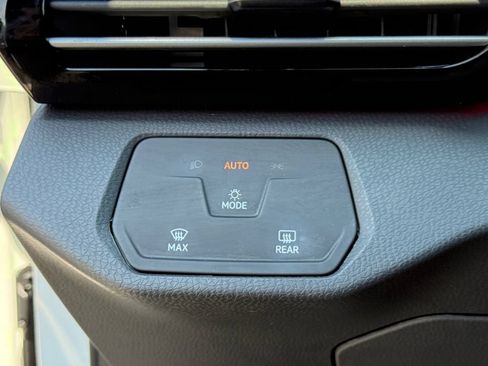 Used 2023 Volkswagen ID.4 Pro RWD image 22