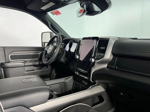 Used 2025 RAM 2500 Laramie image 30