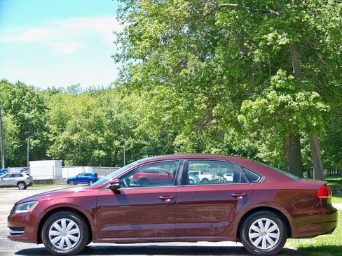 Used 2013 Volkswagen Passat 2.5 S FWD image 10
