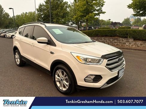 Used 2017 Ford Escape SE w/ Equipment Group 201A AWD/4WD image 1