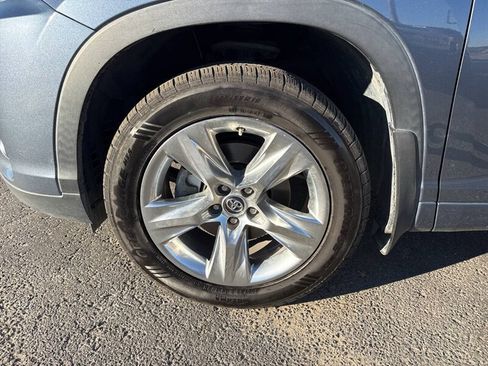 Used 2017 Toyota Highlander Limited AWD/4WD image 26