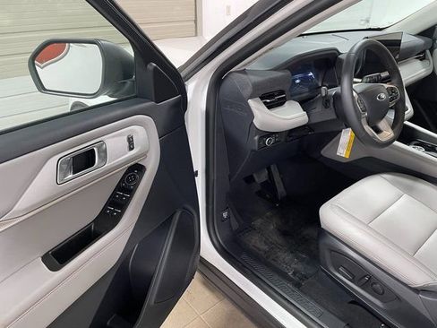 New 2026 Ford Explorer Active w/ Active Comfort Package AWD/4WD image 10