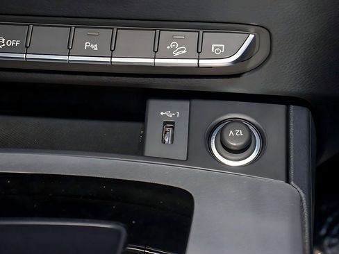 Used 2025 Audi Q5 2.0T Premium image 25