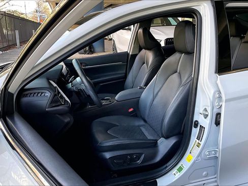 Used 2023 Toyota Camry XSE image 7