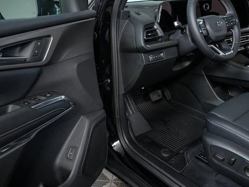 New 2026 Chevrolet Traverse LT w/ Midnight/Sport Edition image 7