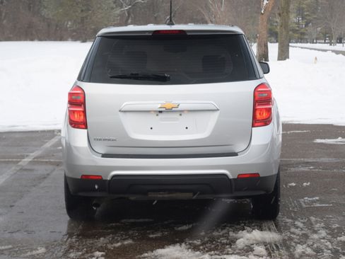Used 2017 Chevrolet Equinox LS image 23