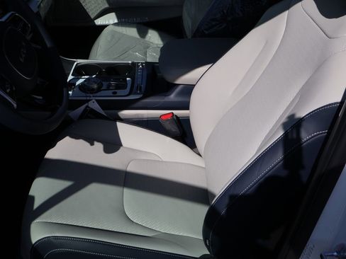New 2026 Kia Carnival SX Prestige FWD image 19