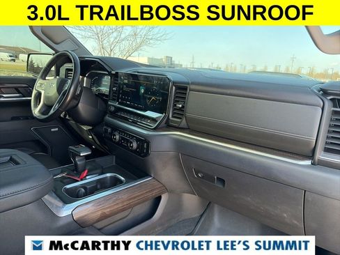 Used 2022 Chevrolet Silverado 1500 LT Trail Boss w/ LT Trail Boss Premium Package image 39