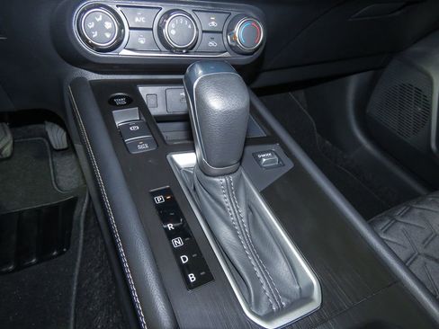 Certified 2025 Nissan Kicks SV image 13