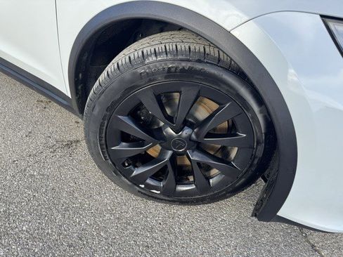 Used 2022 Tesla Model X image 31