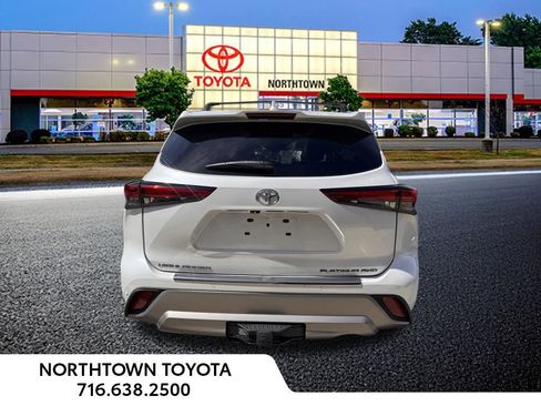 Used 2023 Toyota Highlander Platinum AWD/4WD image 13