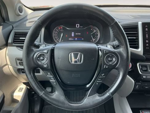 Used 2017 Honda Pilot Touring image 11
