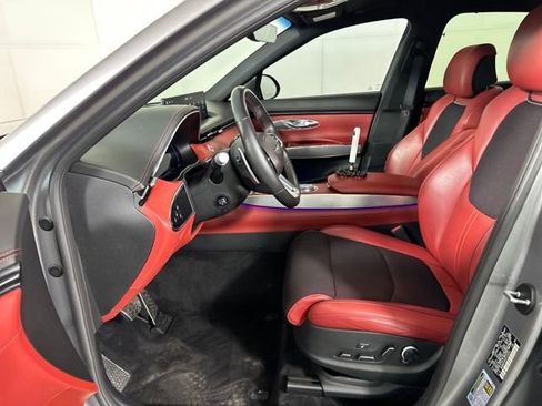 Used 2023 Genesis GV70 2.5T Sport Prestige w/ Sport Prestige Package image 11